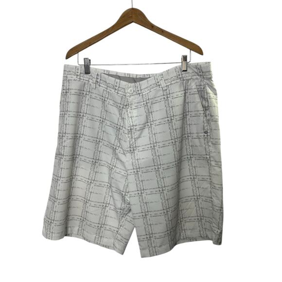 Under Armour Performance White Plaid Golf 10" Shorts Mens Size 40 New - Picture 1 of 5